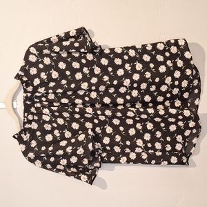 Black with White Dasiey Blouse Size Medium by Cooper & Ella